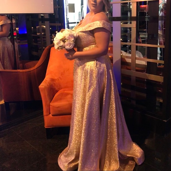 cinderella divine Dresses & Skirts - Gorgeous sparkly dress